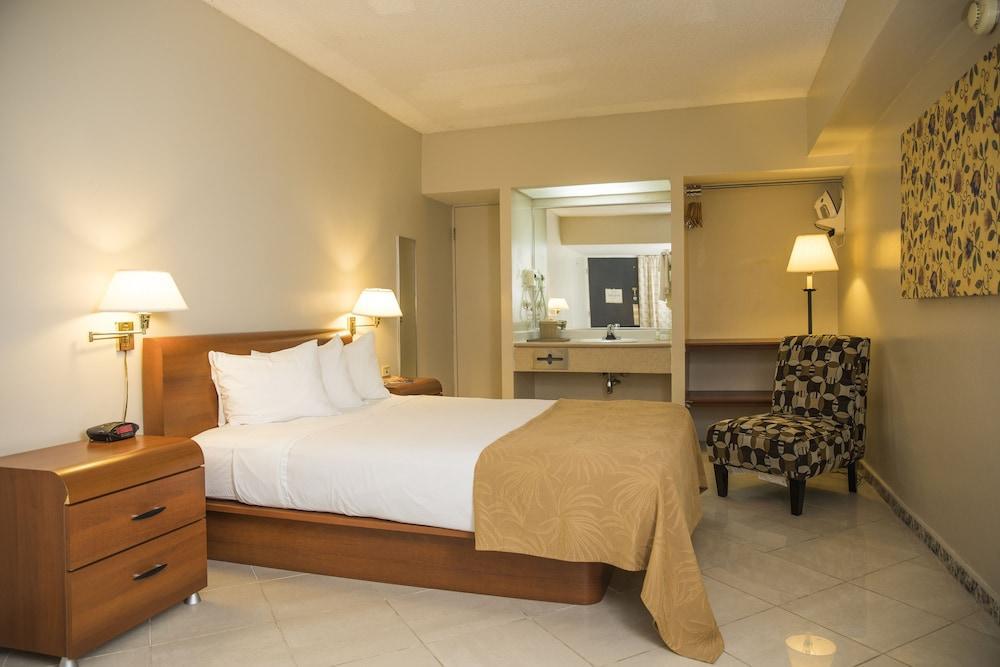 Quality Inn El Tuque Ponce Exterior photo